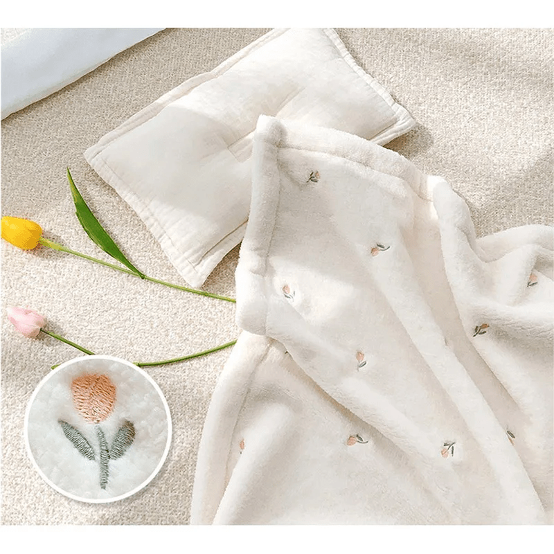 Couverture bebe modĂšle fleurs