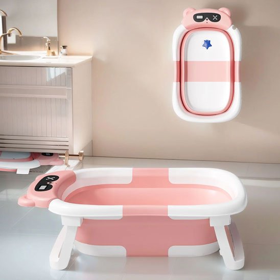 Baignoire bébé rangement sur un mur