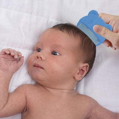 Brosse cheveux pour bebe bébé naissant entrain de se faire brosser les cheveux