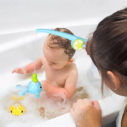 Jouet de bain bébé qui prend son bain
