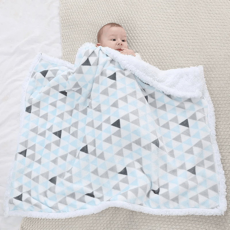 Couverture bébé motif triangle