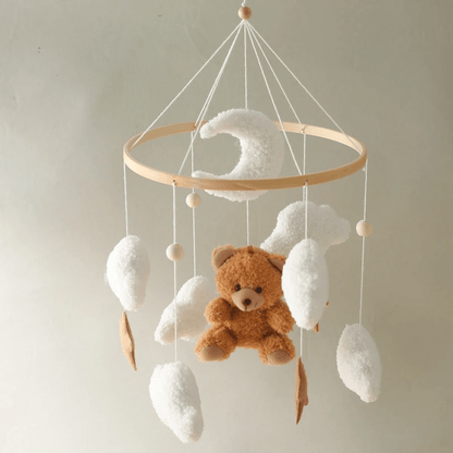 Mobile bébé ours brun